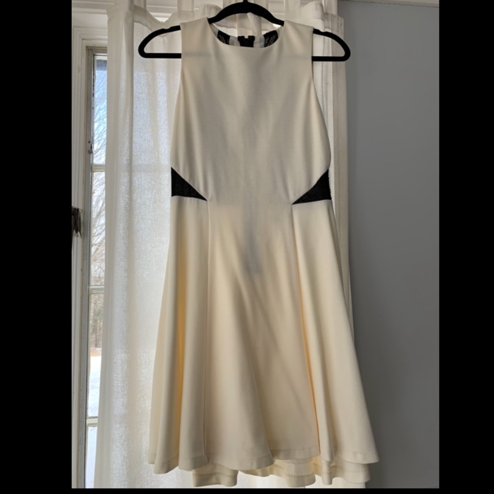 Alice + Olivia Cream Mini Dress size 6
